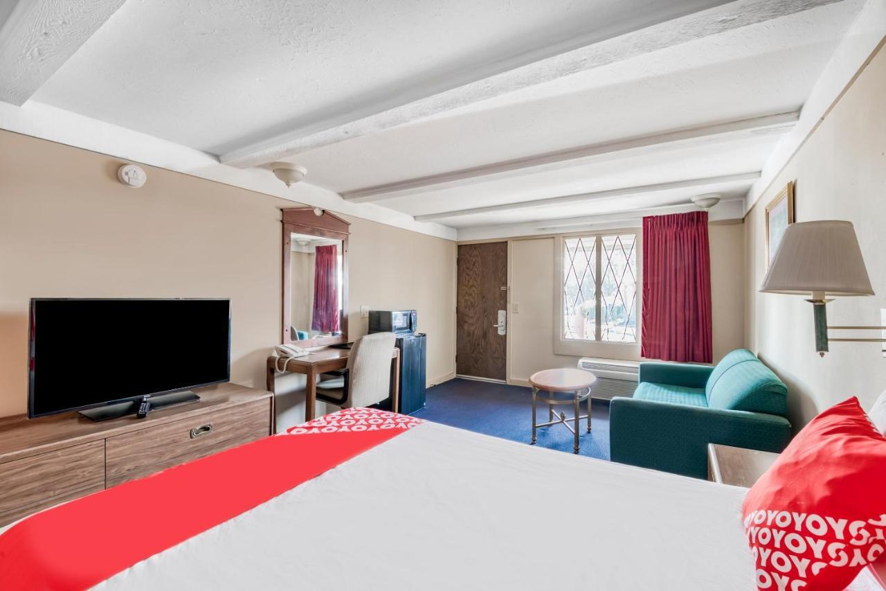 Oyo Hotel Wadsworth Oh I-76 Bagian luar foto