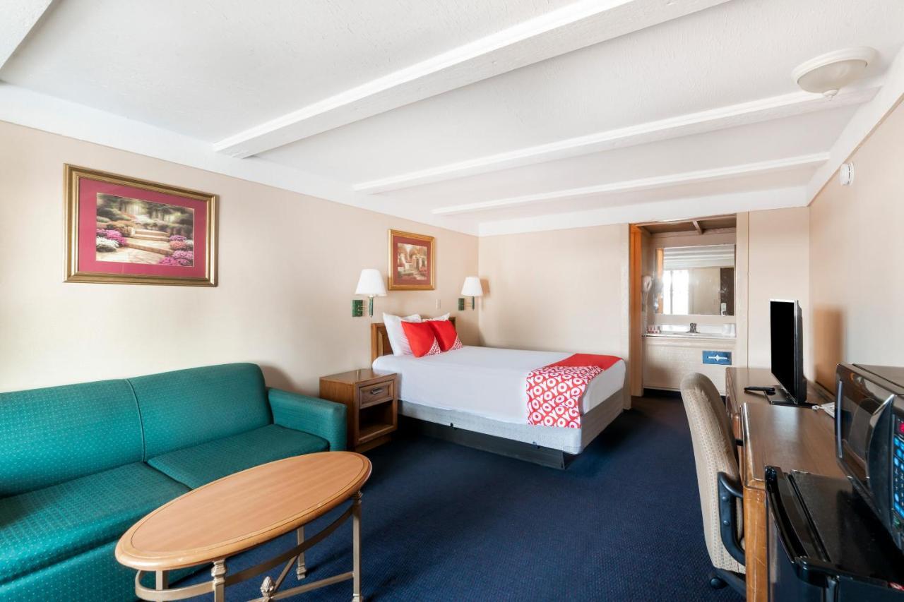 Oyo Hotel Wadsworth Oh I-76 Bagian luar foto