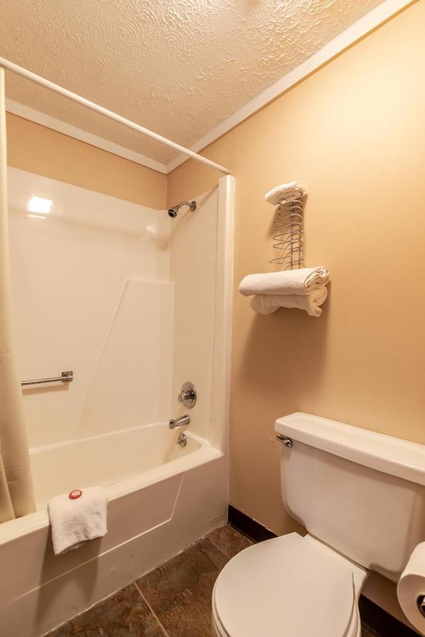 Oyo Hotel Wadsworth Oh I-76 Bagian luar foto