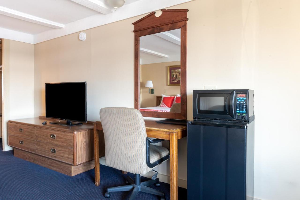 Oyo Hotel Wadsworth Oh I-76 Bagian luar foto